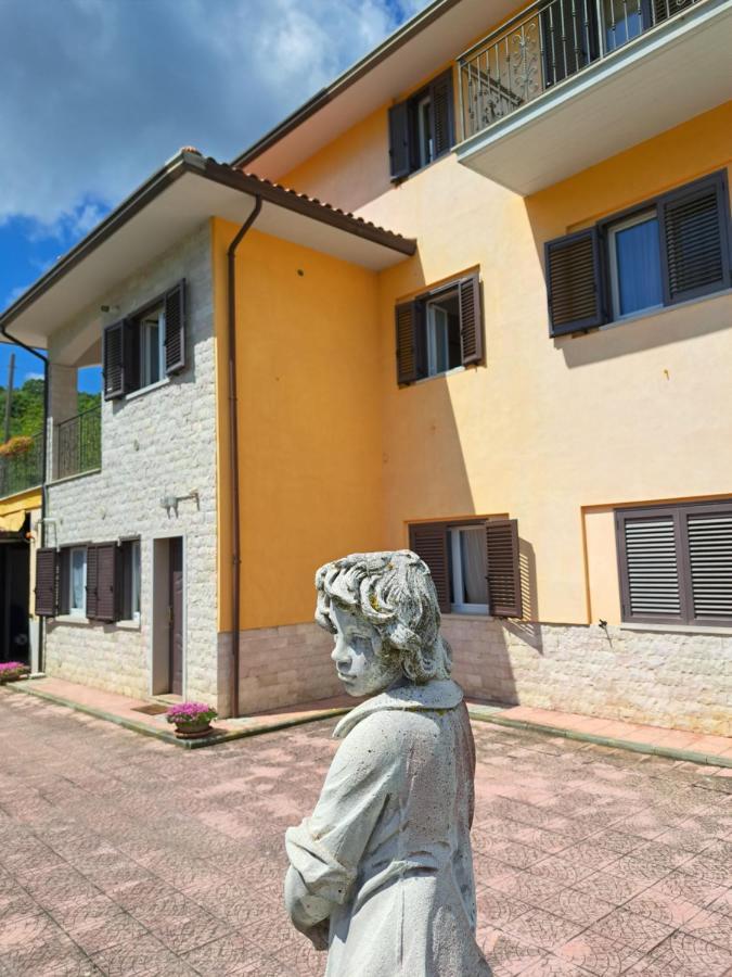 La Casa Di Mezzo-Affitti Brevi-Zona Ospedali Villa Busso Exteriör bild